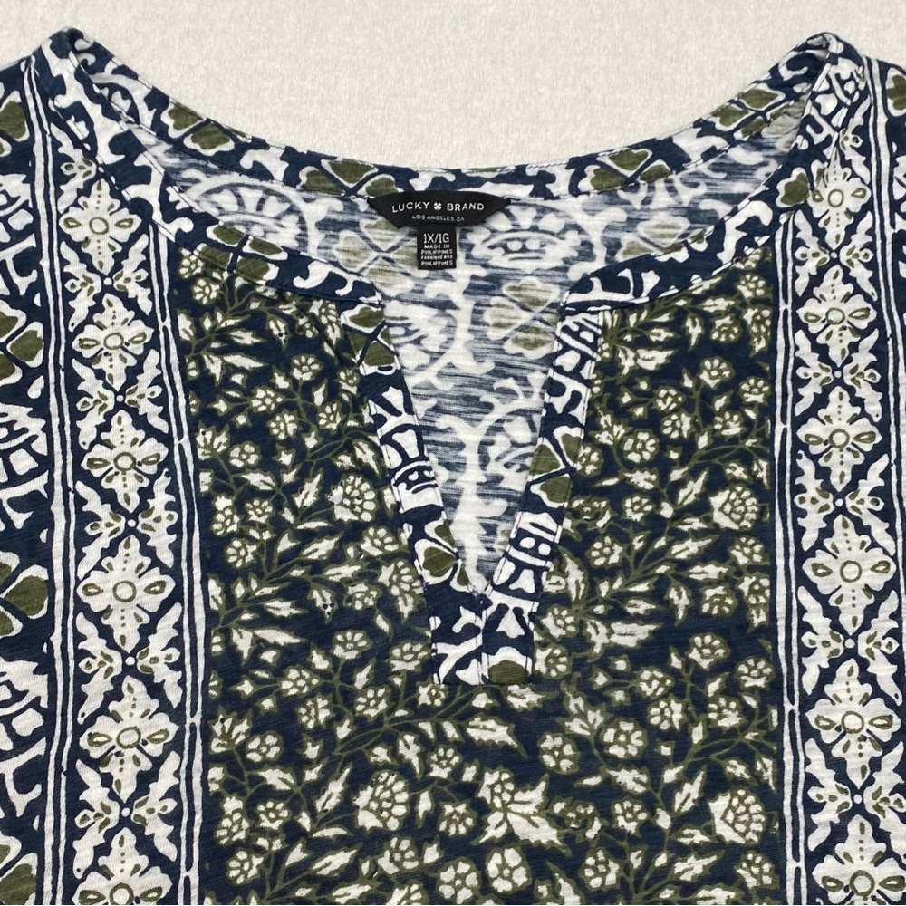 Lucky Brand Short Sleeve 1X Pullover Top Cotton Blend Comfy Casual V Neck Flowy - Picture 3 of 12